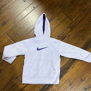 Nike girls light purple sweat shirt